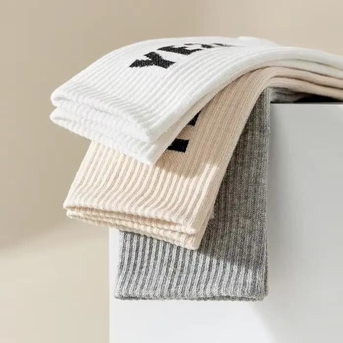 Chaussettes de sport unisexes en coton YE24