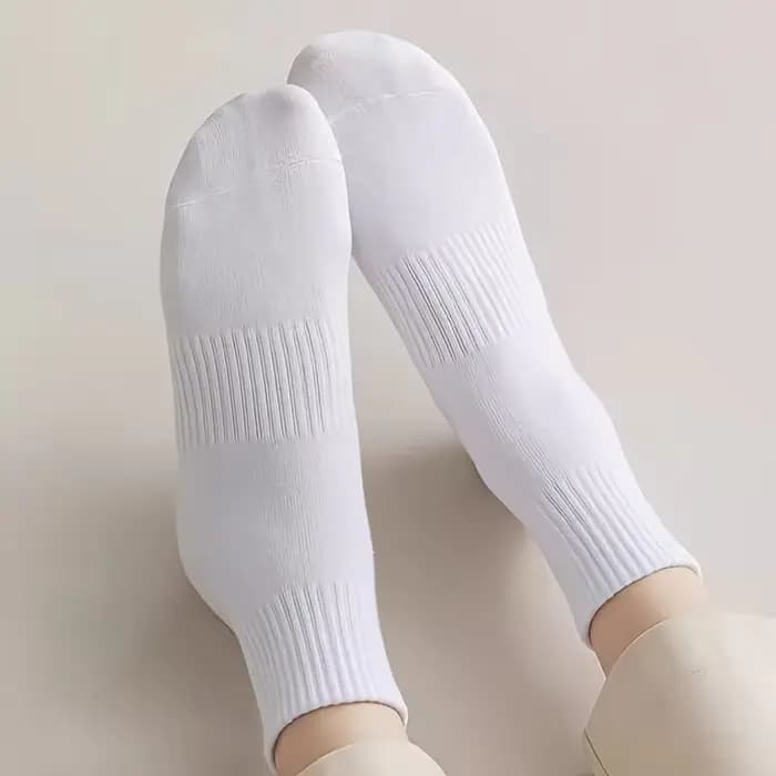 Chaussettes de sport mi-mollet blanches pour hommes