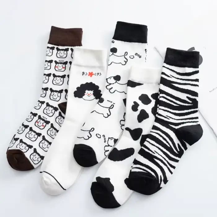 Chaussettes noires et blanches pour femmes, marque Ins Tide, chaussettes japonaises mignonnes avec Illustration de dessin animé, tête humaine, chaussettes de Skateboard