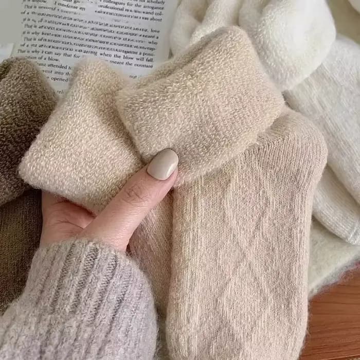 Chaussettes d'hiver en peluche pour femmes