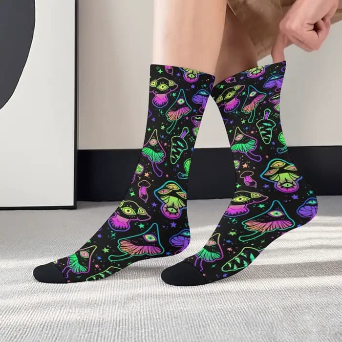 Chaussettes néon motif champignon démon