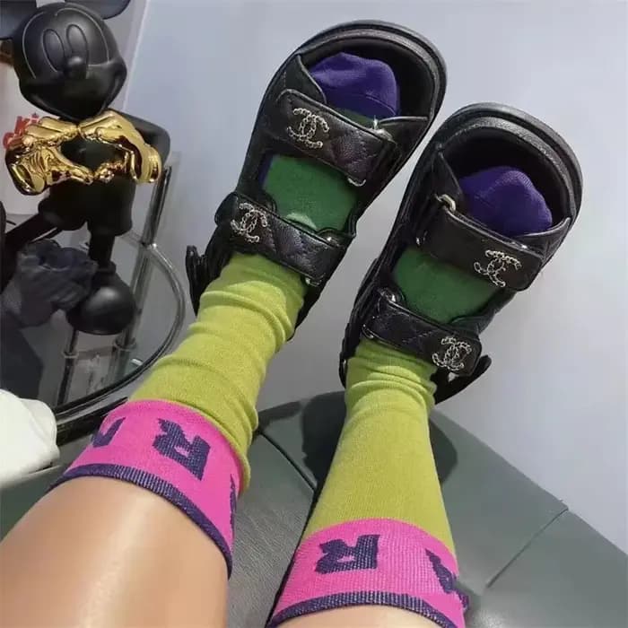 Chaussettes de sport à imprimé alphabet
