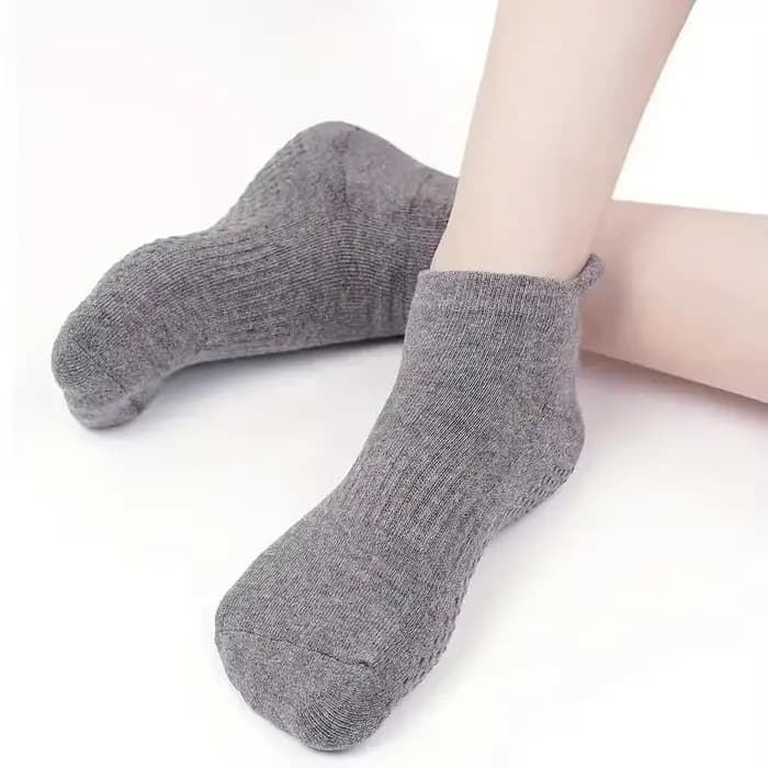 4 paires de chaussettes Pilates à poignée pour femmes, chaussettes athlétiques de Yoga pour Barre, Ballet, entraînement pieds nus
