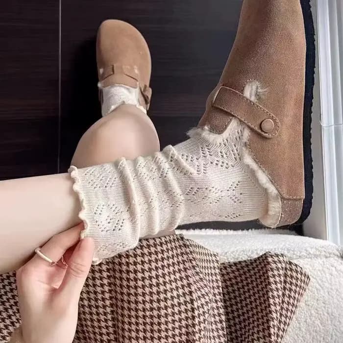 Chaussettes pour femmes avec bordure en dentelle