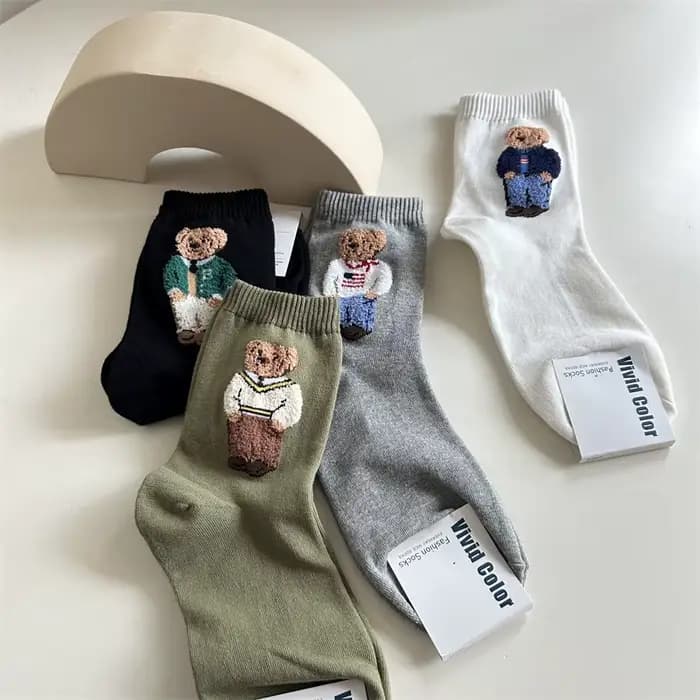 Nouveau à la mode dessin animé ours mi-mollet coton chaussettes pour femmes pull décontracté femme