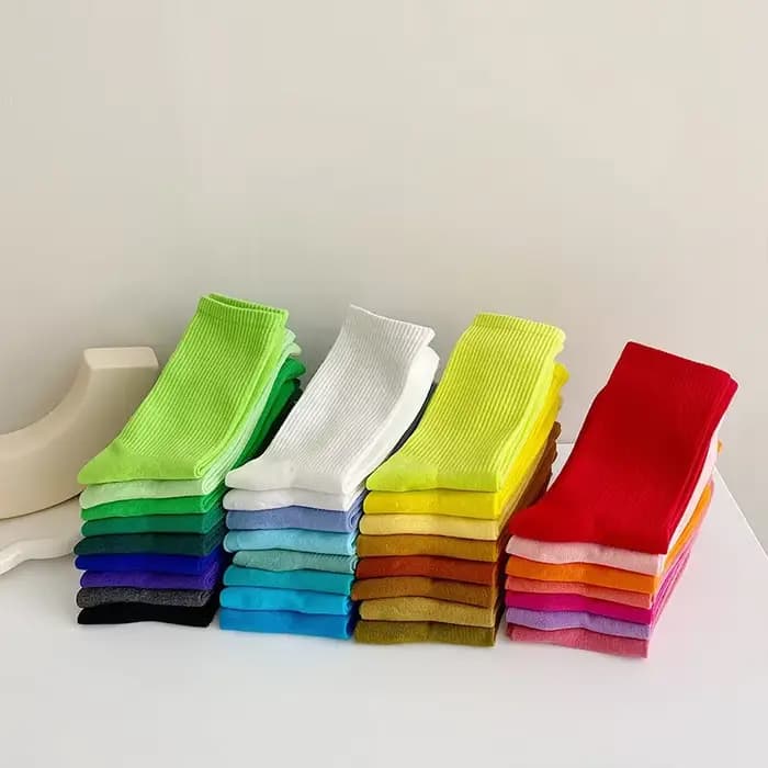 1 paire de chaussettes couleur bonbon