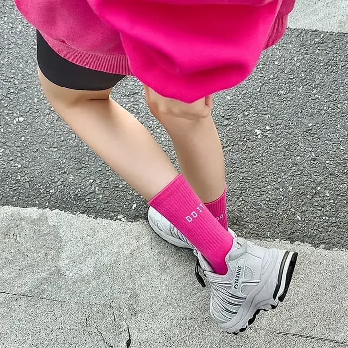 Chaussettes femme mode lettre mi-longue