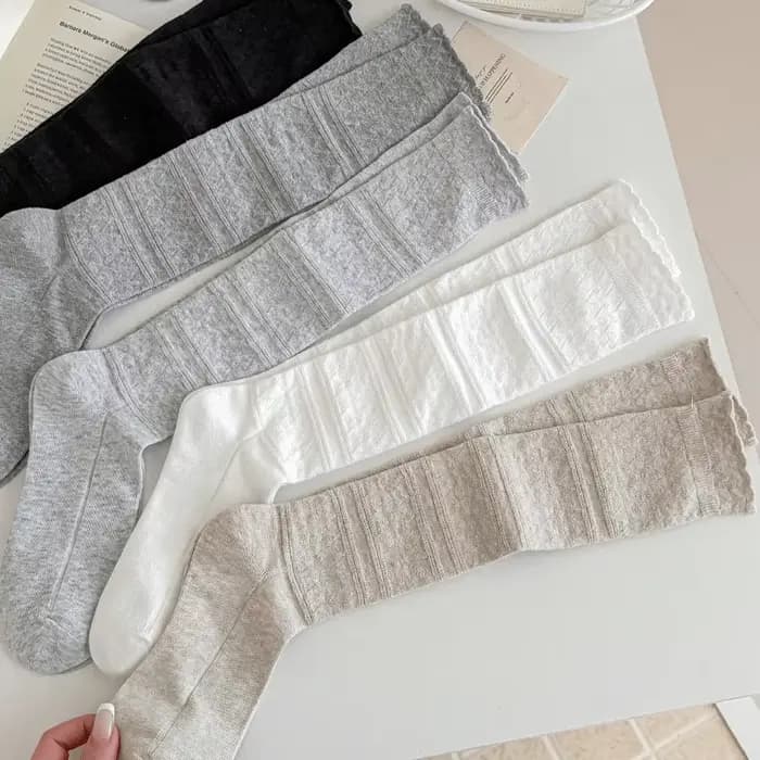 Chaussettes hautes pour femmes, couleur unie, nouvelle collection printemps-automne, style coréen, avec dentelle, chaussettes longues pour femmes
