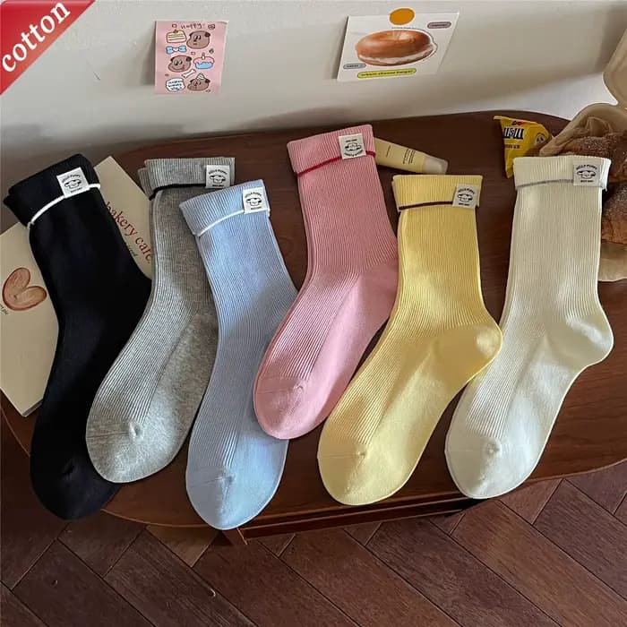 Chaussettes coréennes pour femmes, couleur unie, dessin animé Kawaii, chaussettes en coton respirant de haute qualité pour filles, style Preppy Simple, polyvalent et amusant