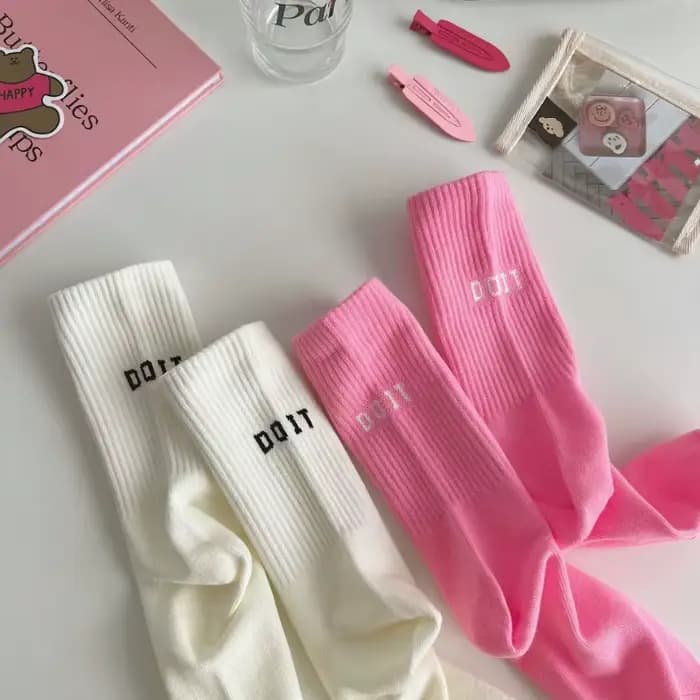 Chaussettes femme mode lettre mi-longue