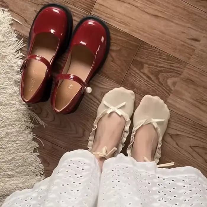 Nouveau Style de Ballet femmes dentelle attaché nœud chaussettes courtes noir blanc cravate sangles bateau chaussette