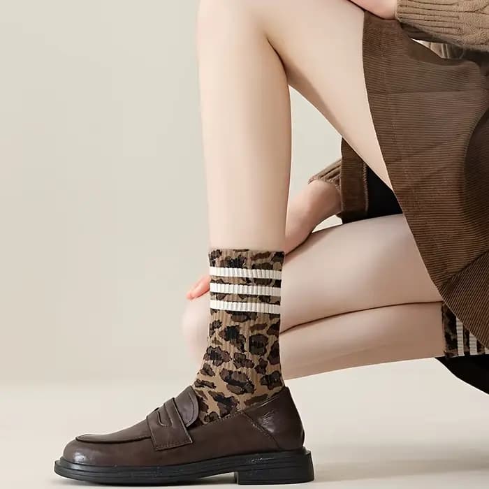 3 paires de chaussettes mi-mollet pour femmes, chaussettes longues à imprimé léopard, tendance printemps-automne, mode automne-hiver, chaussettes hautes polyvalentes antidérapantes