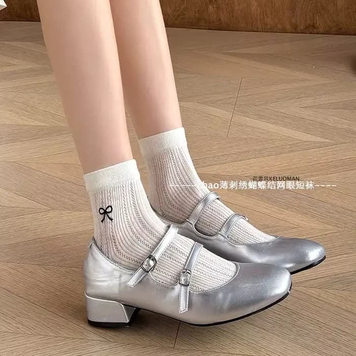 Chaussettes en coton avec nœud brodé pour femmes