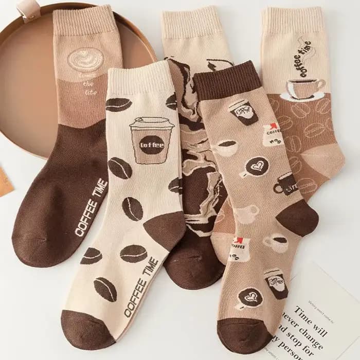 Bonne qualité Best-seller nouveauté chaussettes femmes printemps automne mode classique dessin animé lettre café créatif bas décontractés