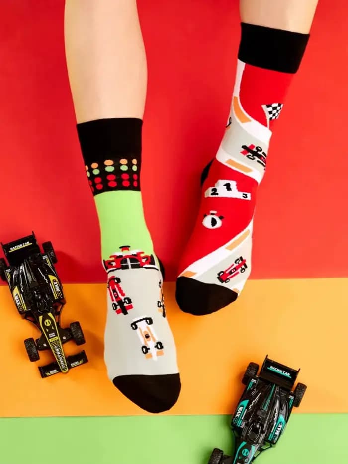 Hommes femmes chaussettes créatives AB asymétrique coton chaussettes mode personnalité tendance dessin animé Couple drôle chaussettes quotidien grande taille Sox