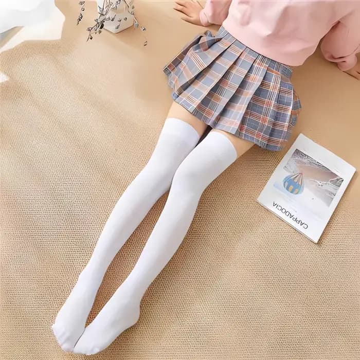 Chaussettes longues sexy noires et blanches pour femmes