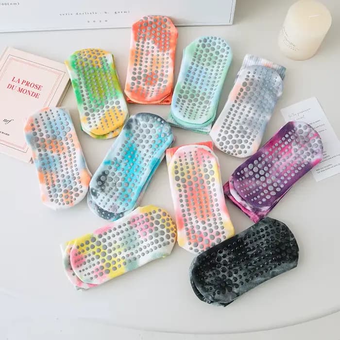 Chaussettes de Yoga femmes coton teint par nouage Silicone antidérapant Pilates Grip Crew chaussette