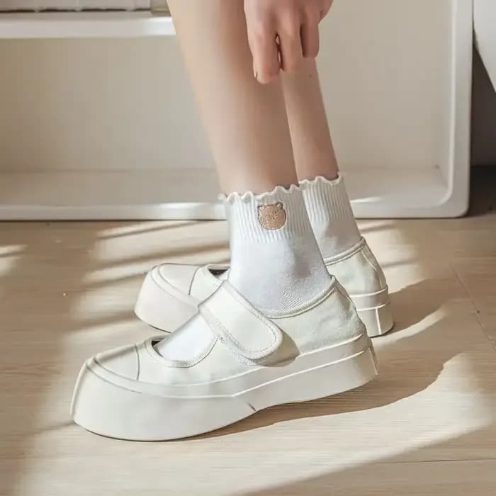 Chaussettes avec froufrous pour femmes
