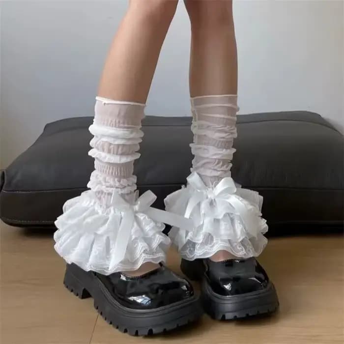 Guêtres en dentelle pour femmes, avec nœuds mignons, volants superposés, manchons de bottes, esthétique Y2K, chaussettes longues, style Lolita japonaise gothique