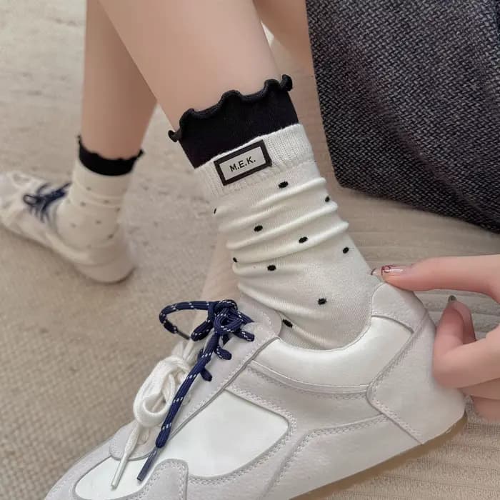 Chaussettes pour femmes tendance, chaussettes longues à pois mignons, chaussettes à volants décontractées, respirantes, style preppy, nouveautés pour femmes, chaussettes en coton douces et confortable