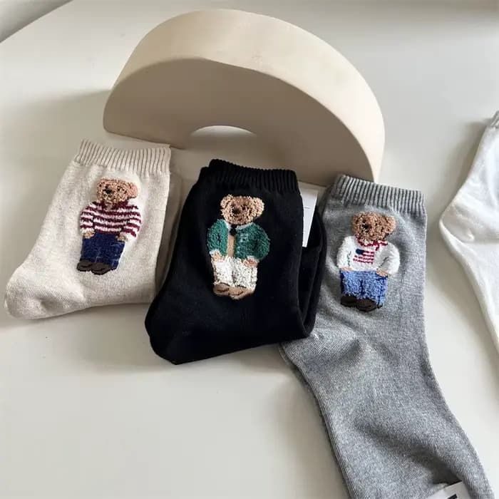 Nouveau à la mode dessin animé ours mi-mollet coton chaussettes pour femmes pull décontracté femme