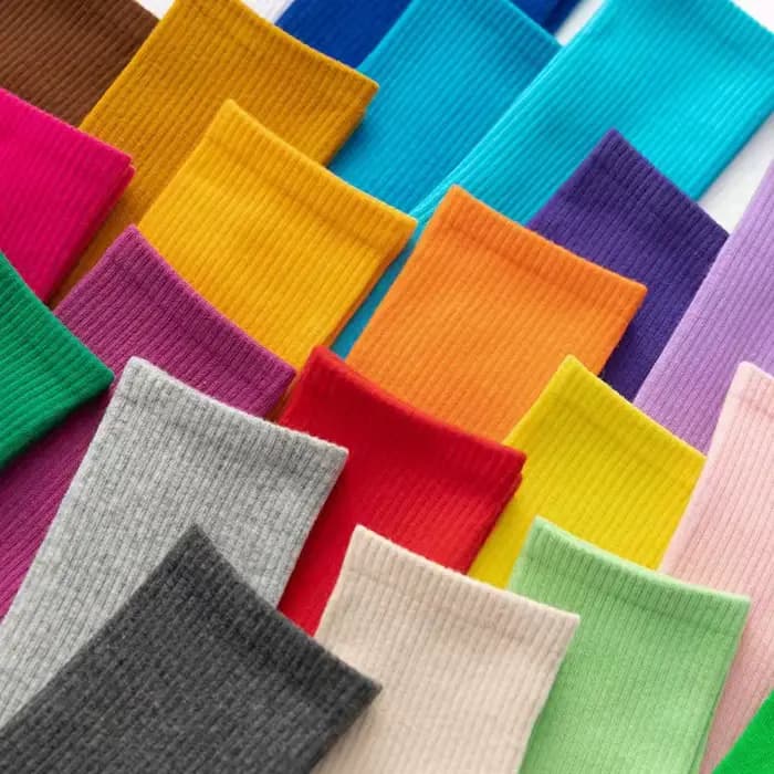 1 paire de chaussettes pour femmes, rouge, blanc, noir, chaussettes de sport respirantes, confortables, couleur unie, chaussettes de sol en coton pour filles, bonneterie