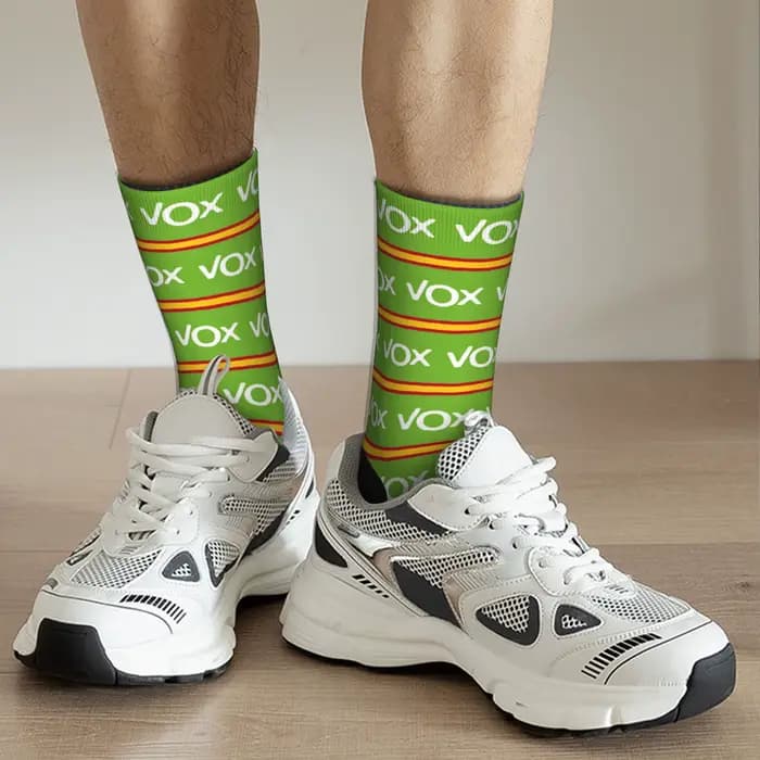 Mode hommes chaussettes Harajuku espagne Vox Logo chaussette Polyester espagne drapeau haute qualité femmes chaussettes printemps été automne hiver,