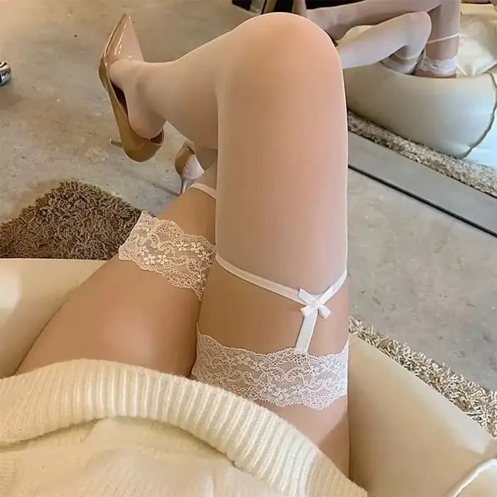 Bas à bretelles blancs pour femmes et filles