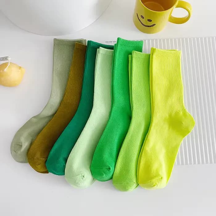 1 paire de chaussettes colorées solides pour femmes