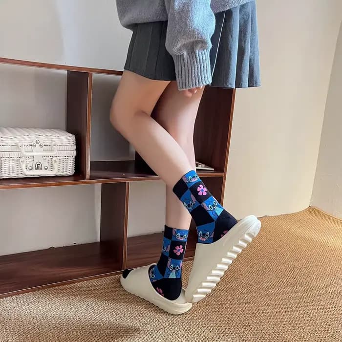 5 paires de chaussettes pour femmes, à la mode et tendance, mignonnes, motif de points de dessin animé, confortables et douces, décontractées pour l'extérieur