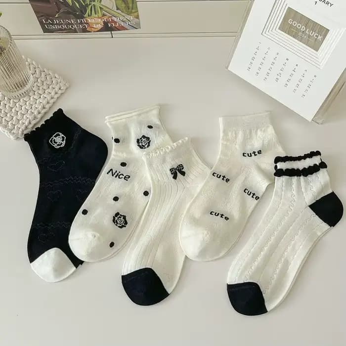 Chaussettes basses pour femmes, printemps-été, noires et blanches, mode mignonne Kawaii Lolita, fines, en coton, maille respirante, Calcetines