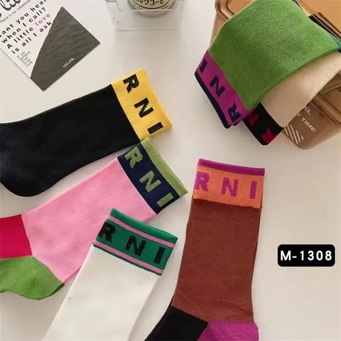 Chaussettes de sport à imprimé alphabet