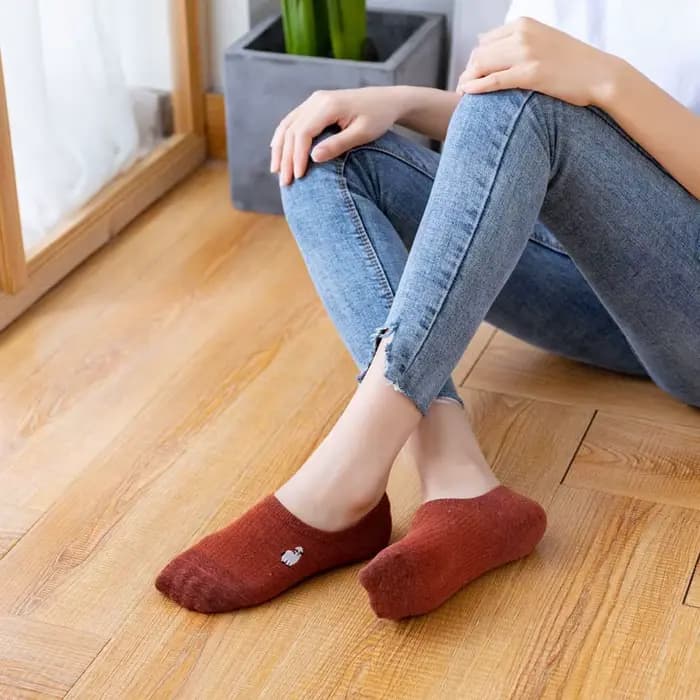 Chaussettes courtes brodées mignonnes pour femmes