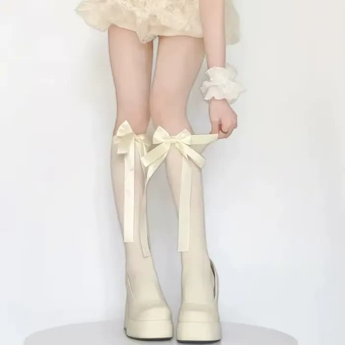 Chaussettes hautes pour femmes