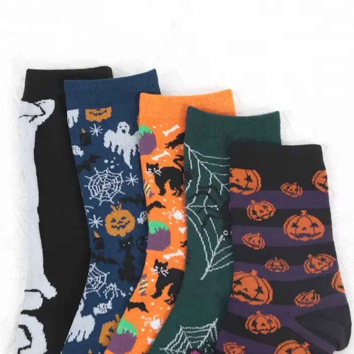 Anime chaussettes drôles Halloween femmes créatif Cosplay Hip Hop nouveauté Harajuku os toile d'araignée mâle Skateboard japonais chaussettes longues