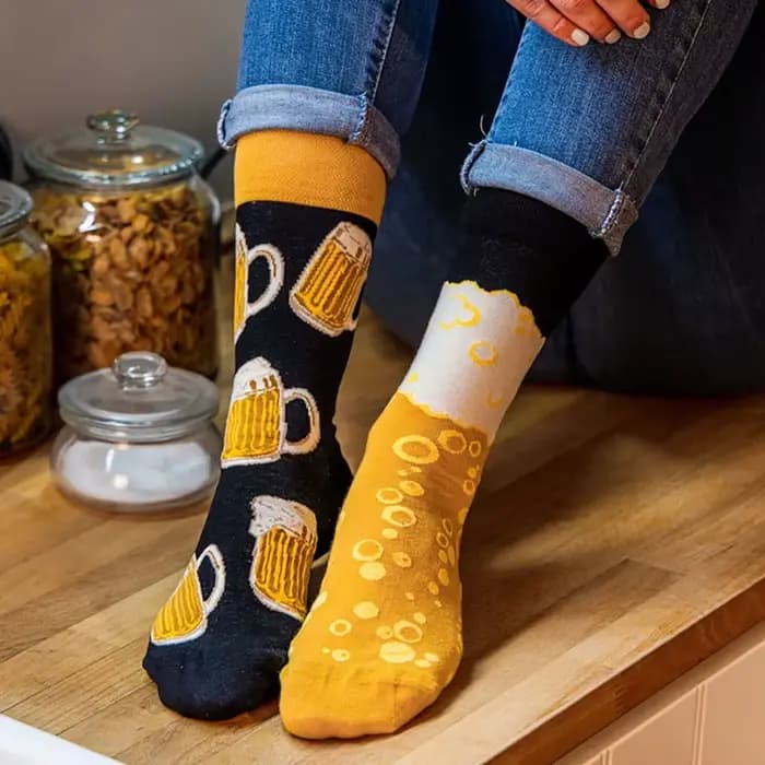 Hommes femmes chaussettes créatives AB asymétrique coton chaussettes mode personnalité tendance dessin animé Couple drôle chaussettes quotidien grande taille Sox