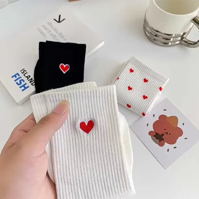 Chaussettes courtes brodées Love pour femmes