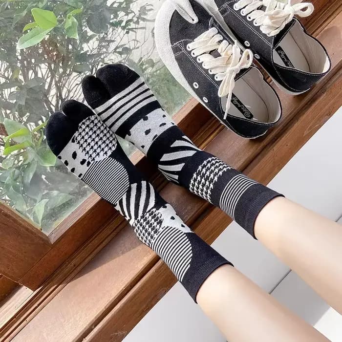 Chaussettes Jacquard colorées à deux orteils pour femmes