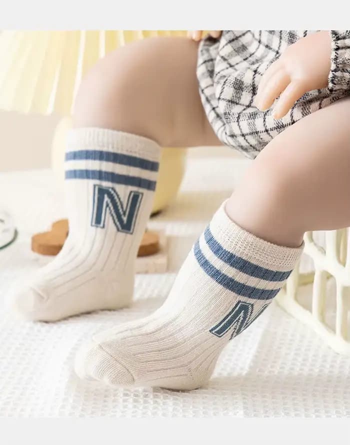 Chaussettes longues en coton pour nouveau-né, accessoires pour enfants, vêtements pour bébés, trucs pour garçons et filles, doux, lettre, mode décontractée