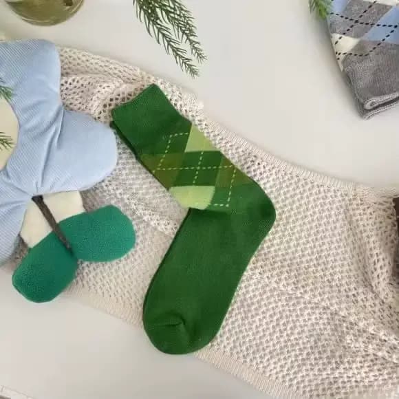 Chaussettes mi-mollet respirantes à motif losanges pour femme, collection Printemps-Été, couleur unie simple, style rétro preppy britannique, chaussettes en molleton, vente en gros