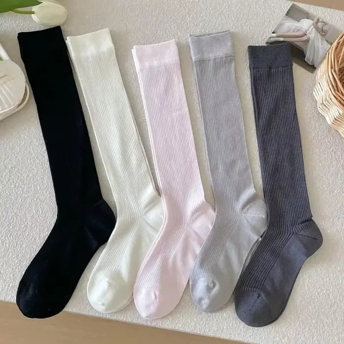Chaussettes longues en soie pour femmes
