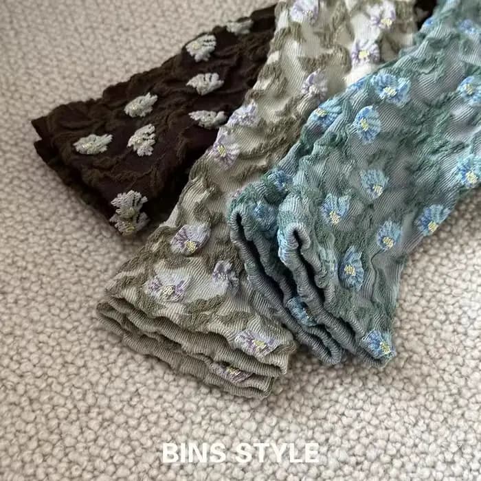 Chaussettes brodées de fleurs pour femmes