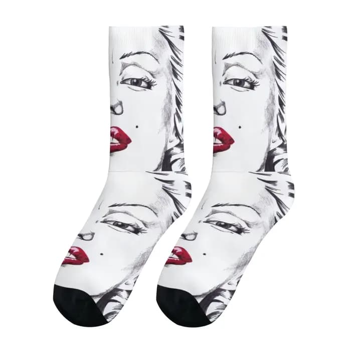 Chaussettes pour hommes style gothique avec motifs de crânes et patchwork, chaussettes tendance et rébellions, style streetwear, confortables et douces pour la peau, cadeau