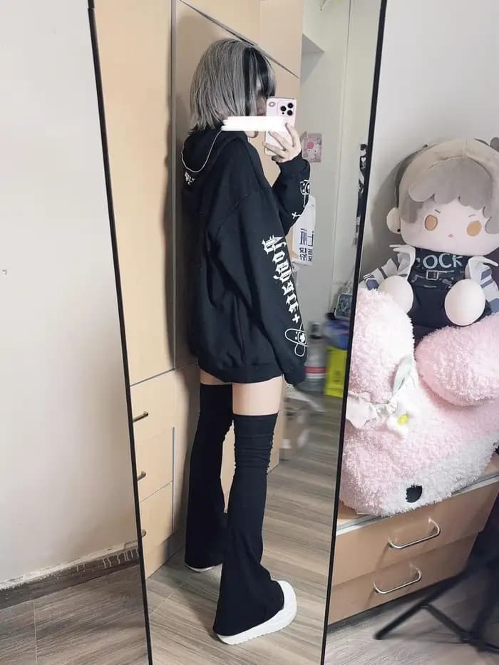 Chaussettes hautes noires solides pour fille épicée subculturelle japonaise