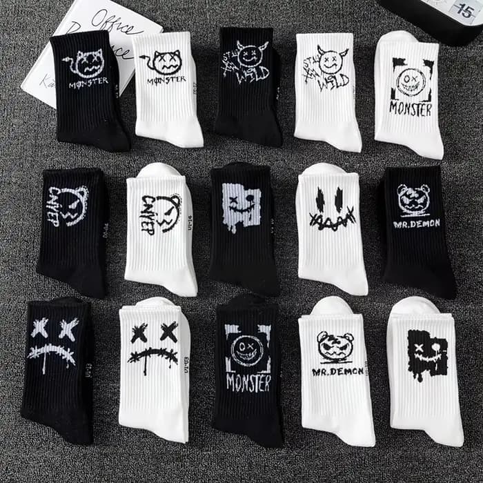 10 paires de chaussettes mi-longues pour hommes avec des visages amusants style graffiti