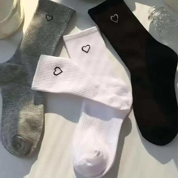 1/3/6 paires couleur unie amour coeur noir blanc femmes sport chaussettes courtes mode mignon dame fille cheville