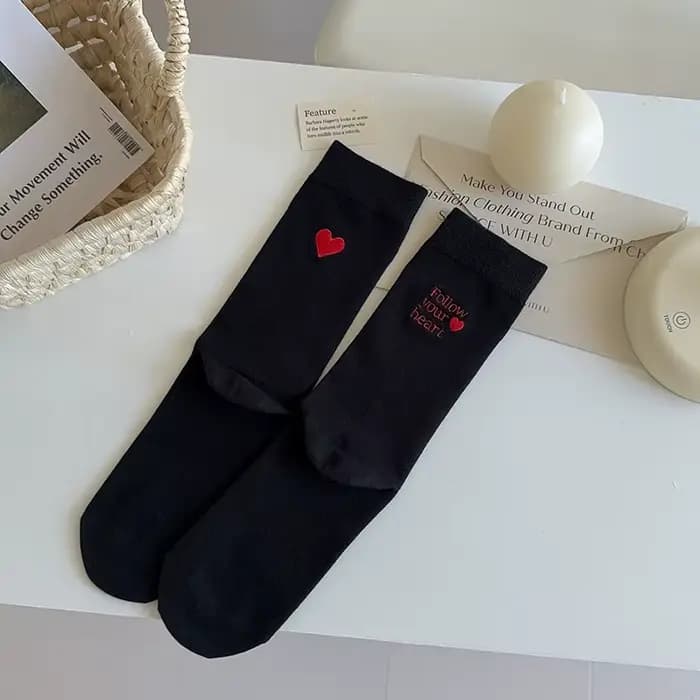 Chaussettes en coton brodées pour femmes