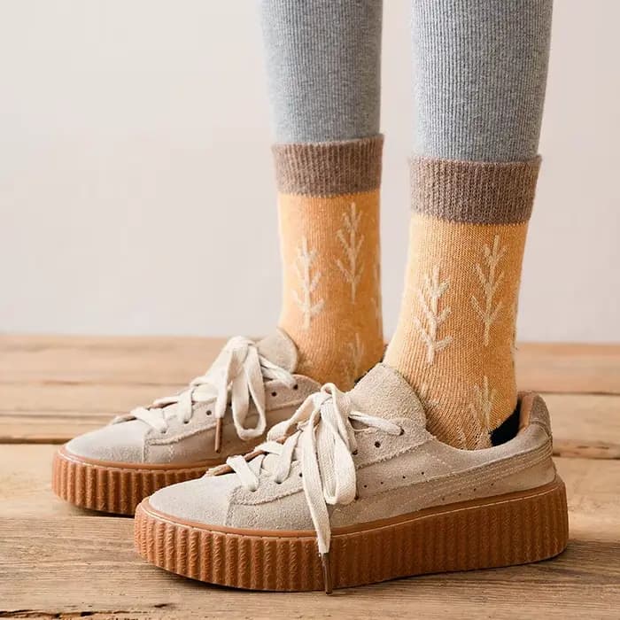Nouvelles chaussettes en laine d'automne et d'hiver