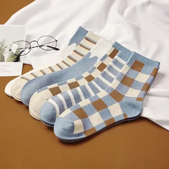 Chaussettes longues à carreaux et rayures pour femmes