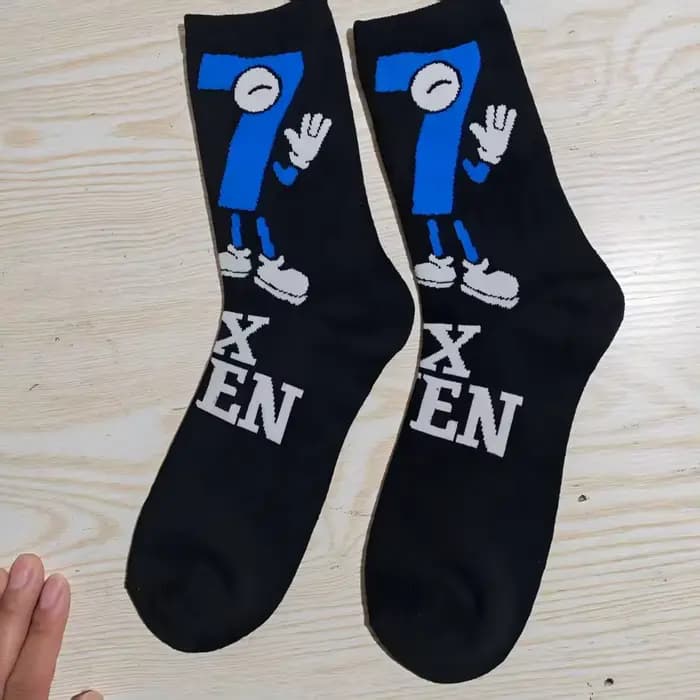 Célébrité d'internet Meme 67 Six Seven 6-7 chaussettes de jeu drôles bas d'automne gothique Couple